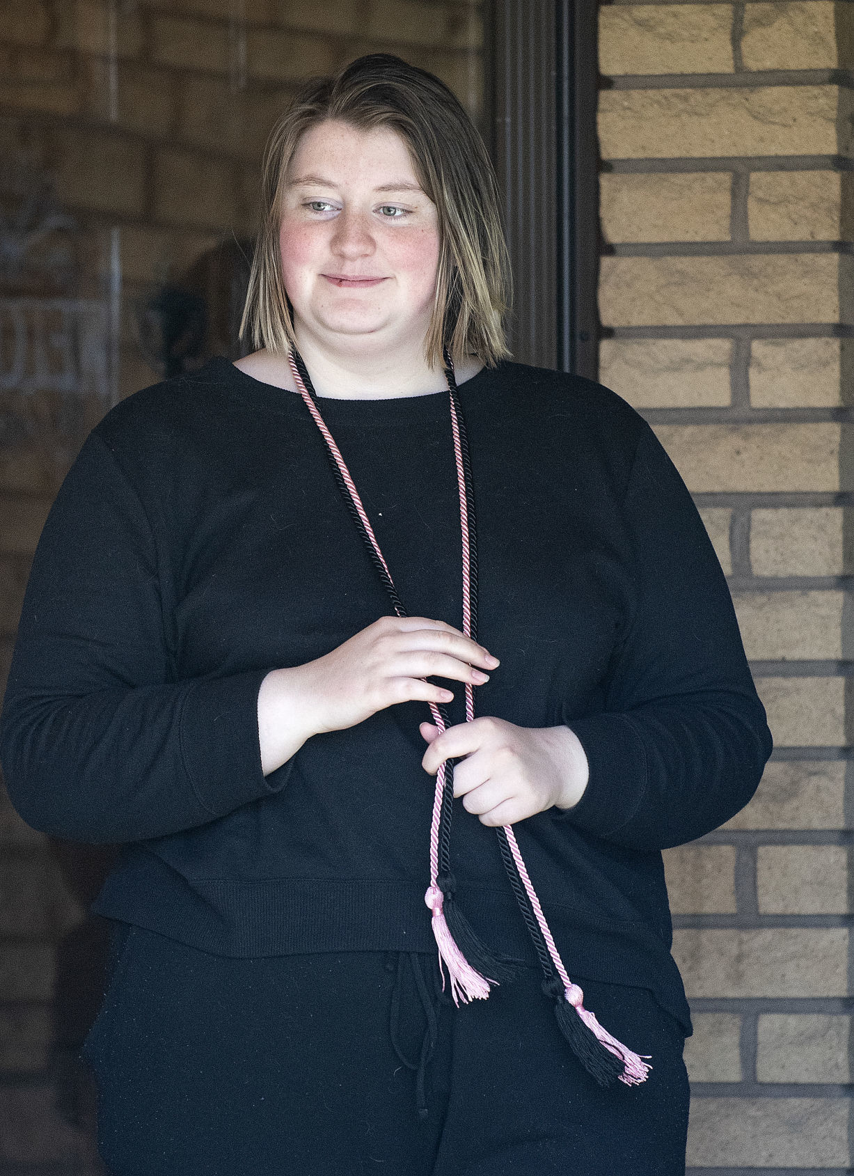Seniors receive cords for band